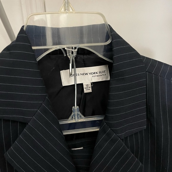 Jones New York pin strip pant suit - Picture 1 of 4